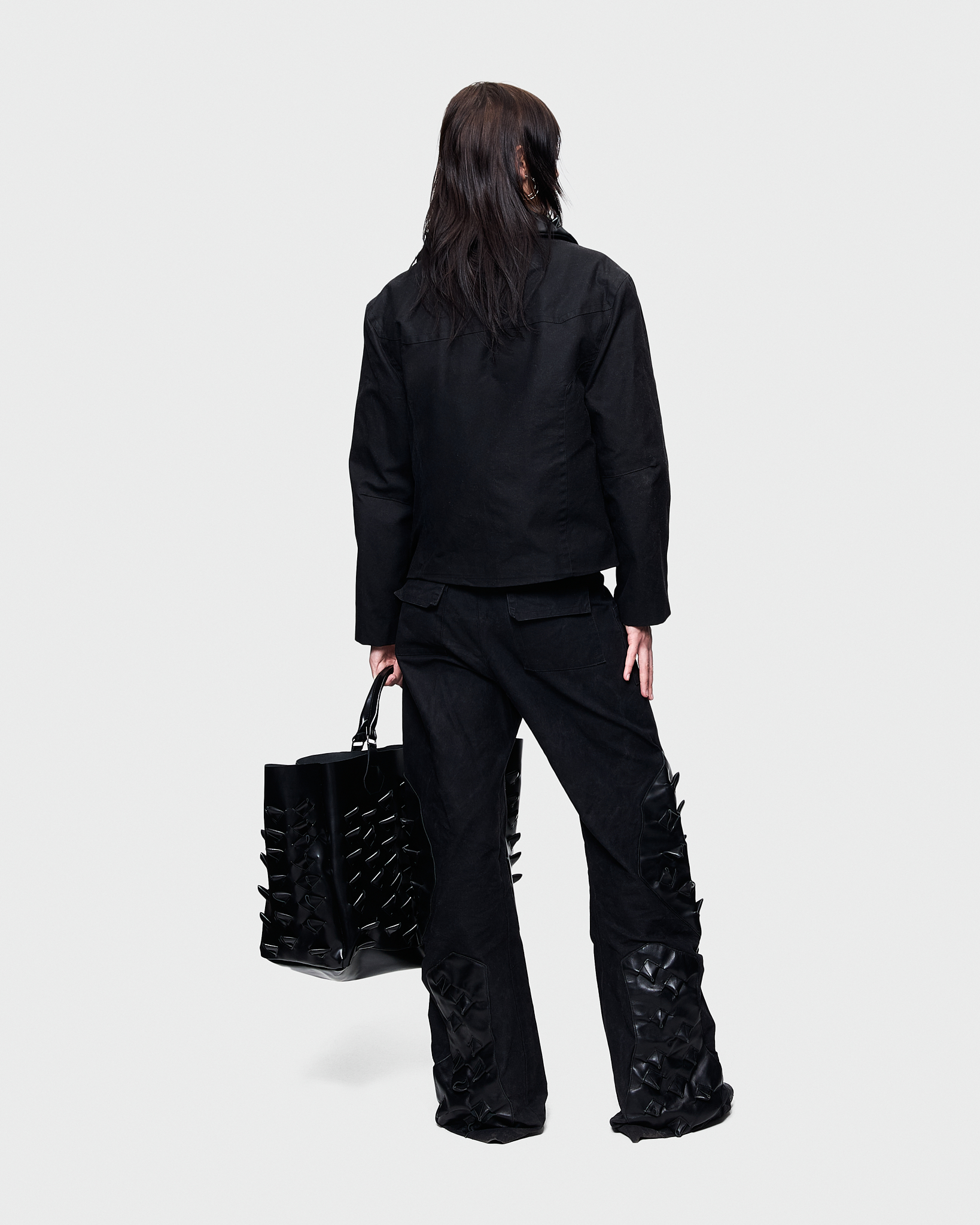 - Canvas Workwear jacket<br />- Straight fit<br />- Leather collar detailed with inlaid croco spikes