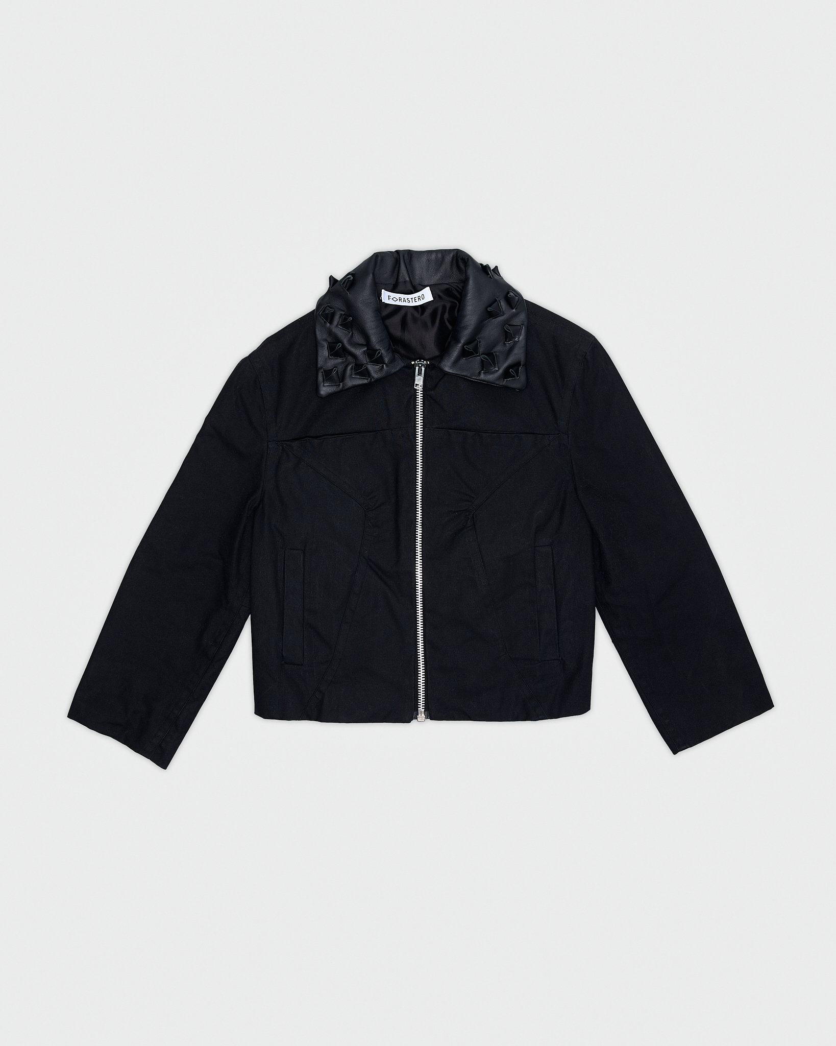 - Canvas Workwear jacket<br />- Straight fit<br />- Leather collar detailed with inlaid croco spikes