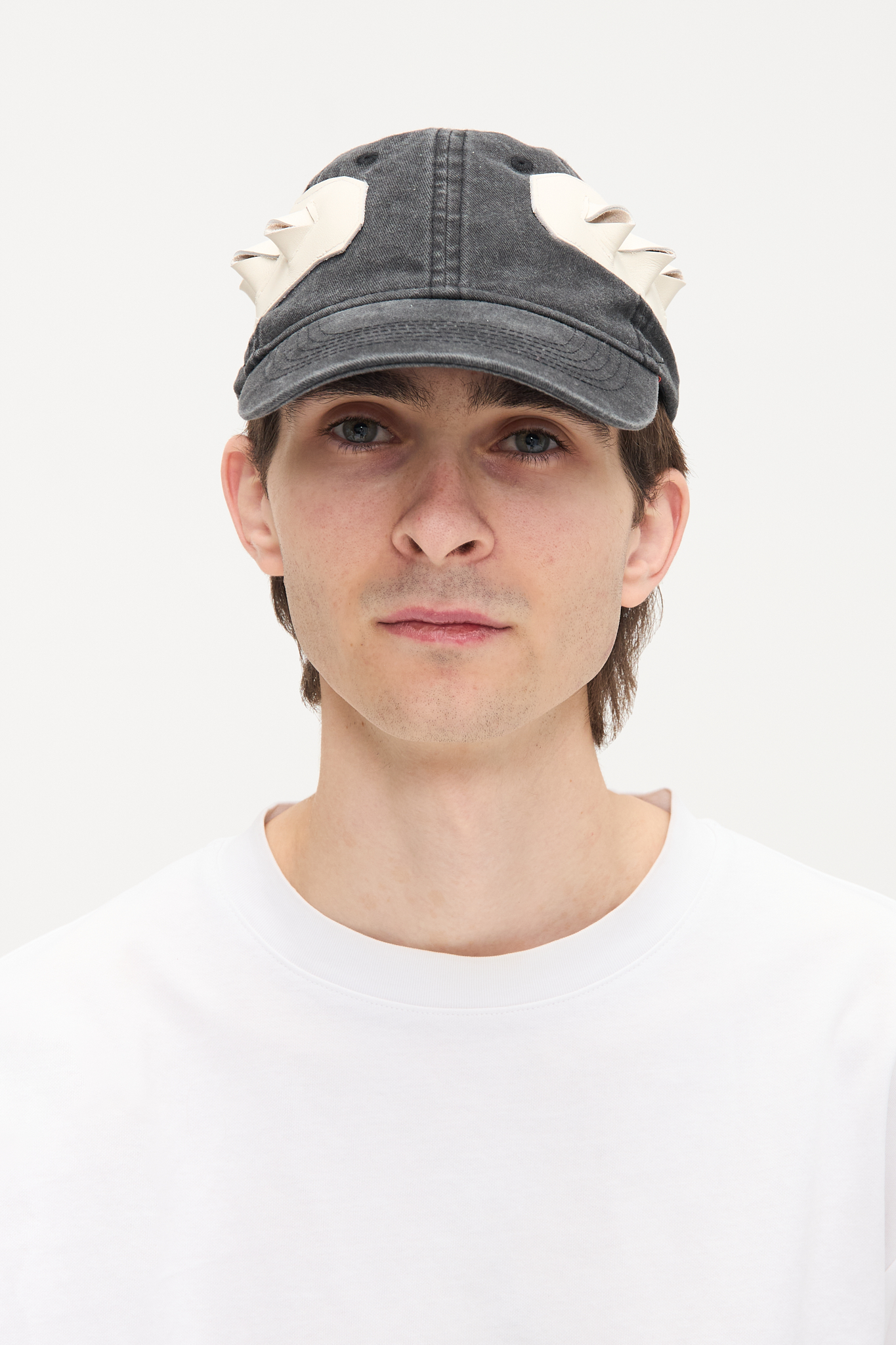 - Adjustable cap<br />- White croco 3-D leather patches<br />